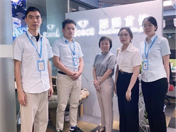 Joacii gosti stranke iz Tajske za pogovore o sodelovanju pri nakitu